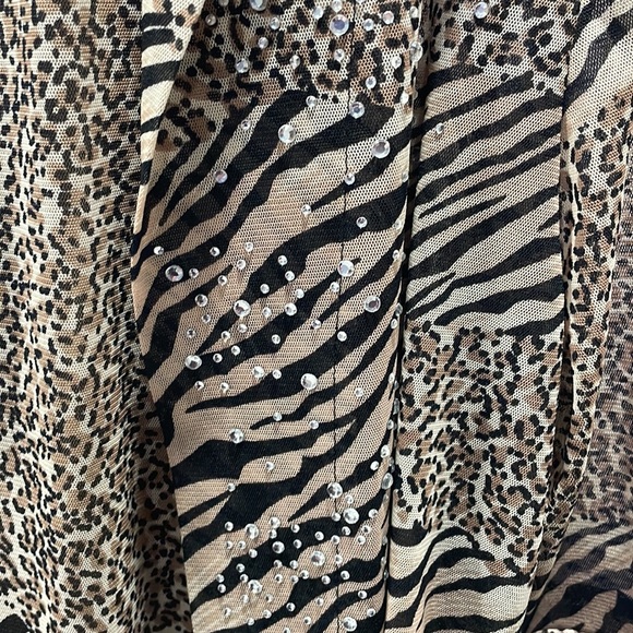 Channa animal print two pc twin set. Sz small. - Picture 3 of 8